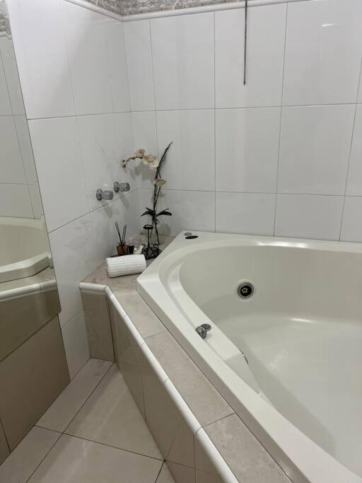 Estadia Das Gerais - Casa De Hospedes Adoravel Com Jacuzzi 오루프레투 외부 사진